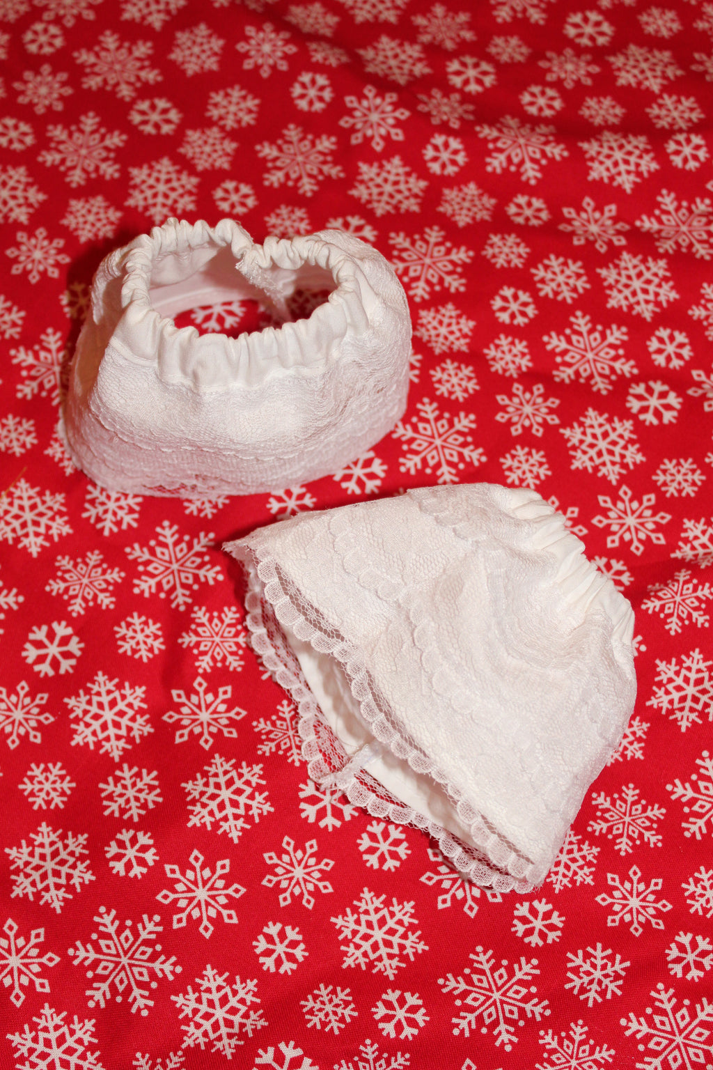 White Lace Sleeve Cuffs