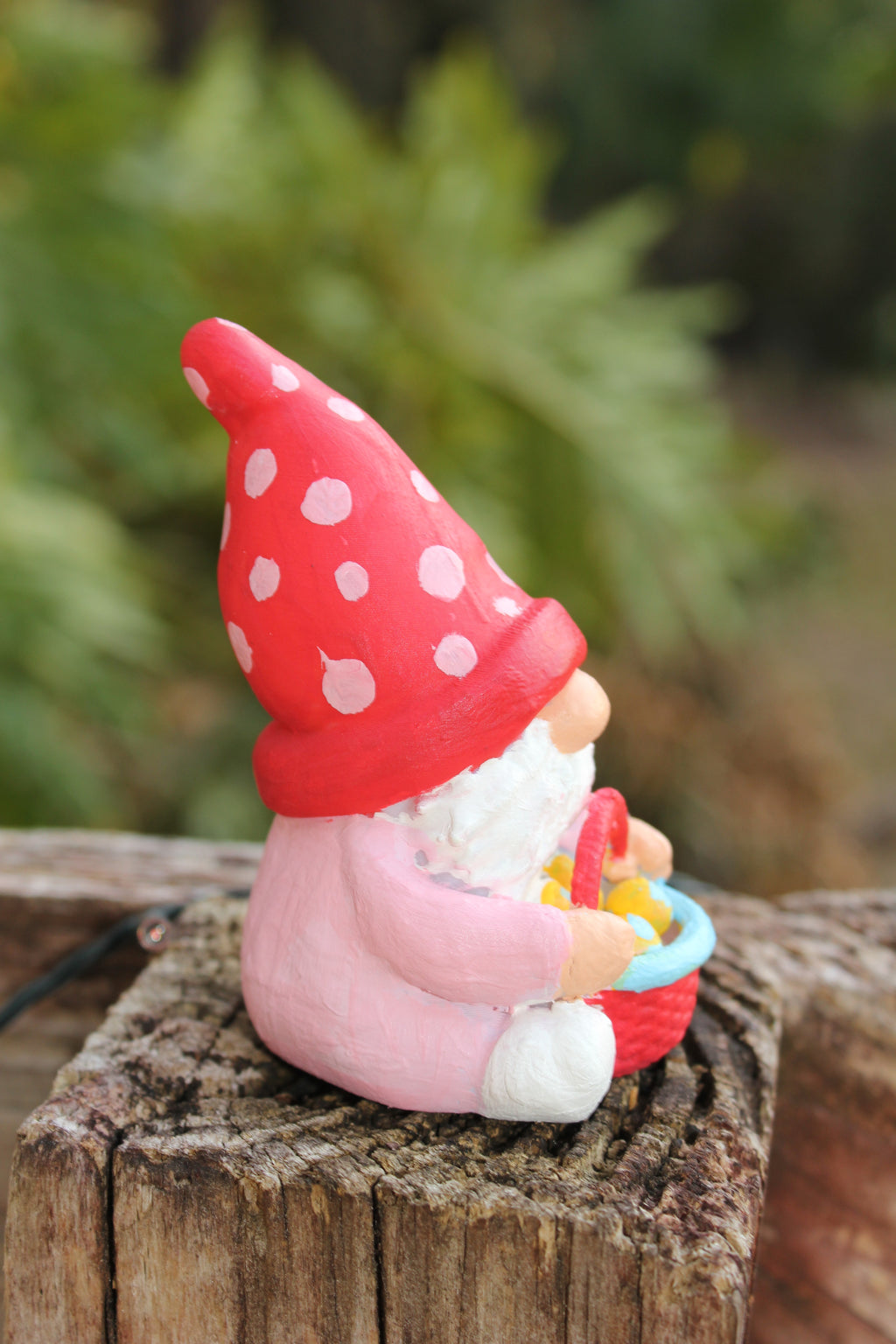Rosé Petal Gnome