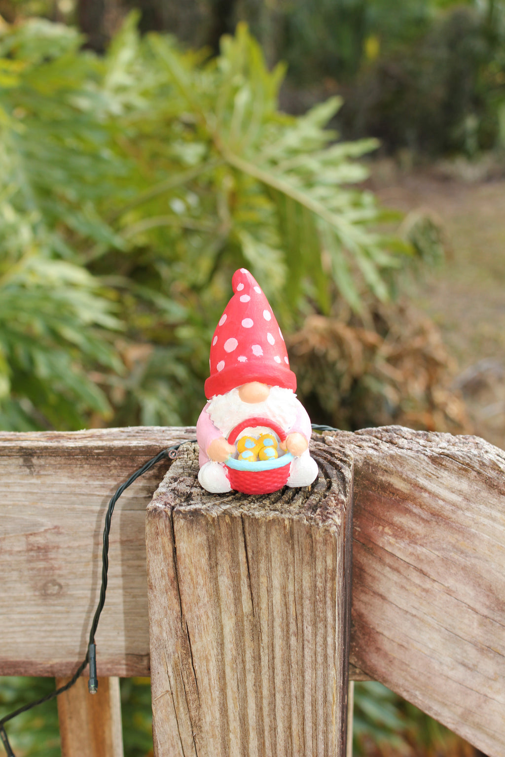 Rosé Petal Gnome